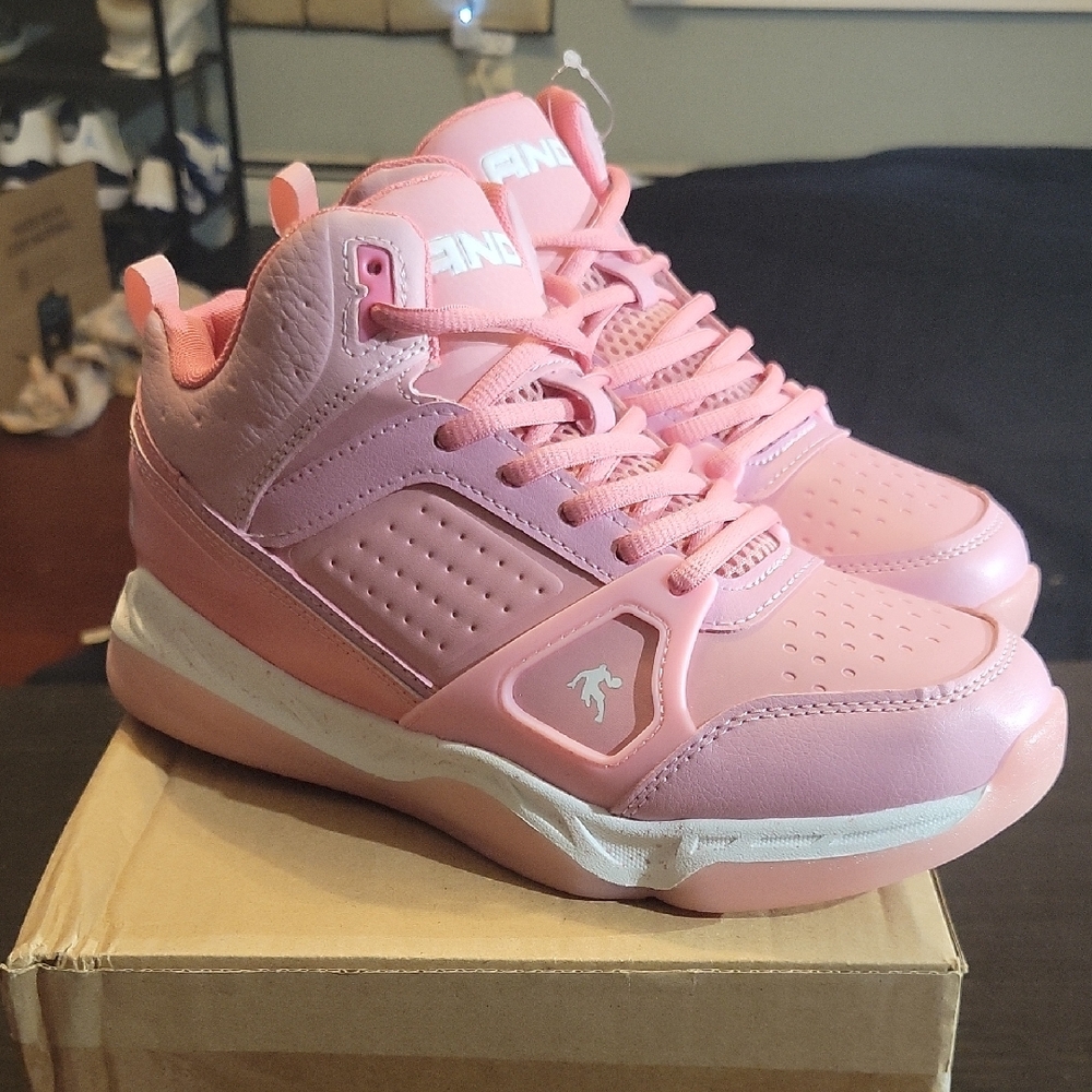 And1 Assist 6.0 Youth Athletic Sneakers in pink W6.5/M5 Brand New - Picture 3 of 10